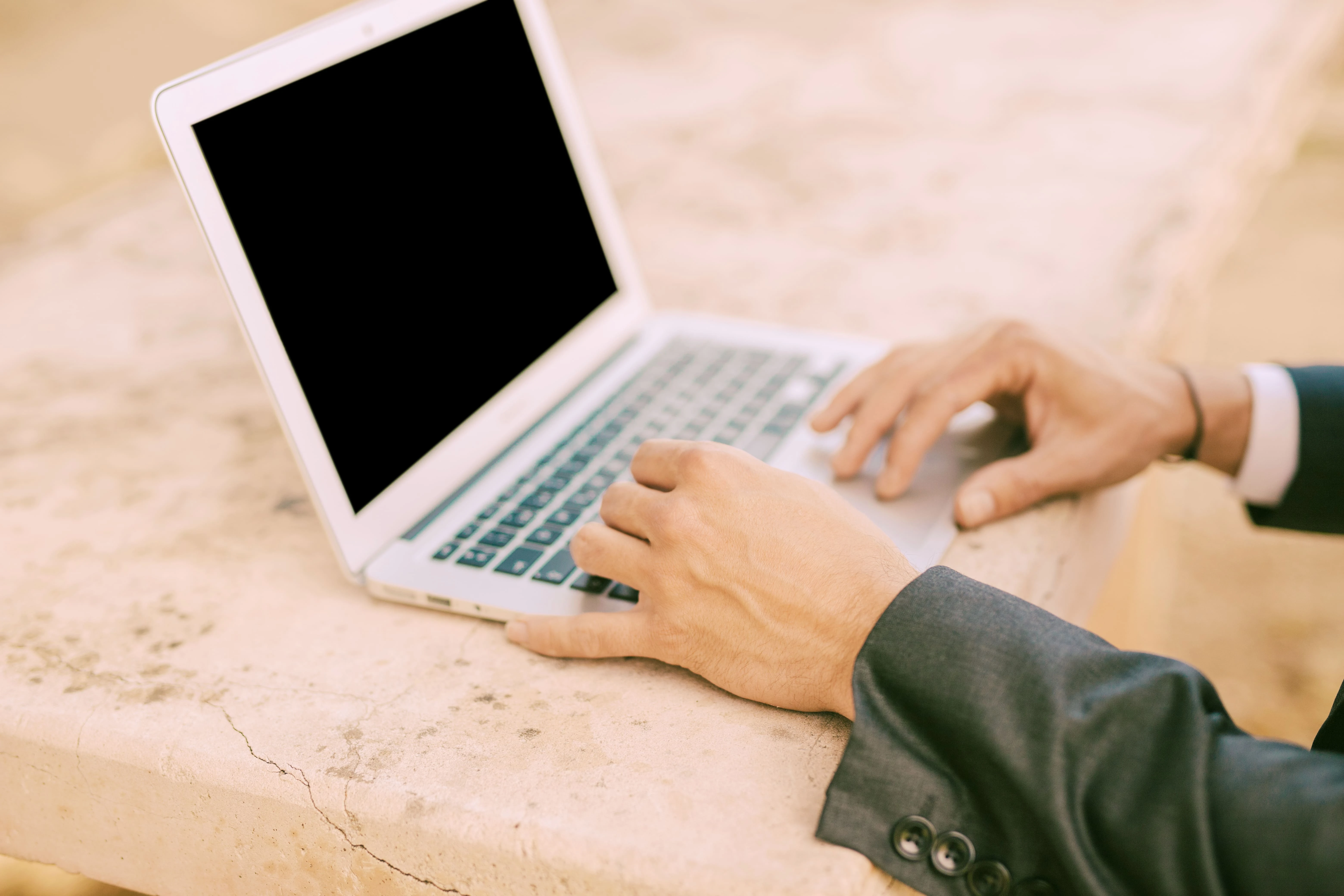Second Hand Laptop in Bahrain – Best Deals Online